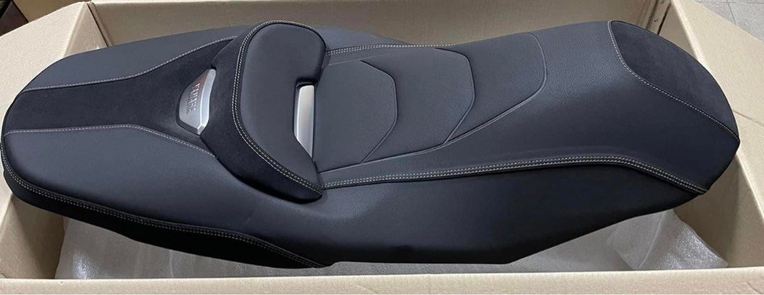 Xmax TECHMAX seat (Category: Motorcycle Accessories) located in Singapore. Submitted by longshangx3 (Listing ID 1317608708, Image 2). Description: Brand new unused. Original xmax 300 TECHMAX .