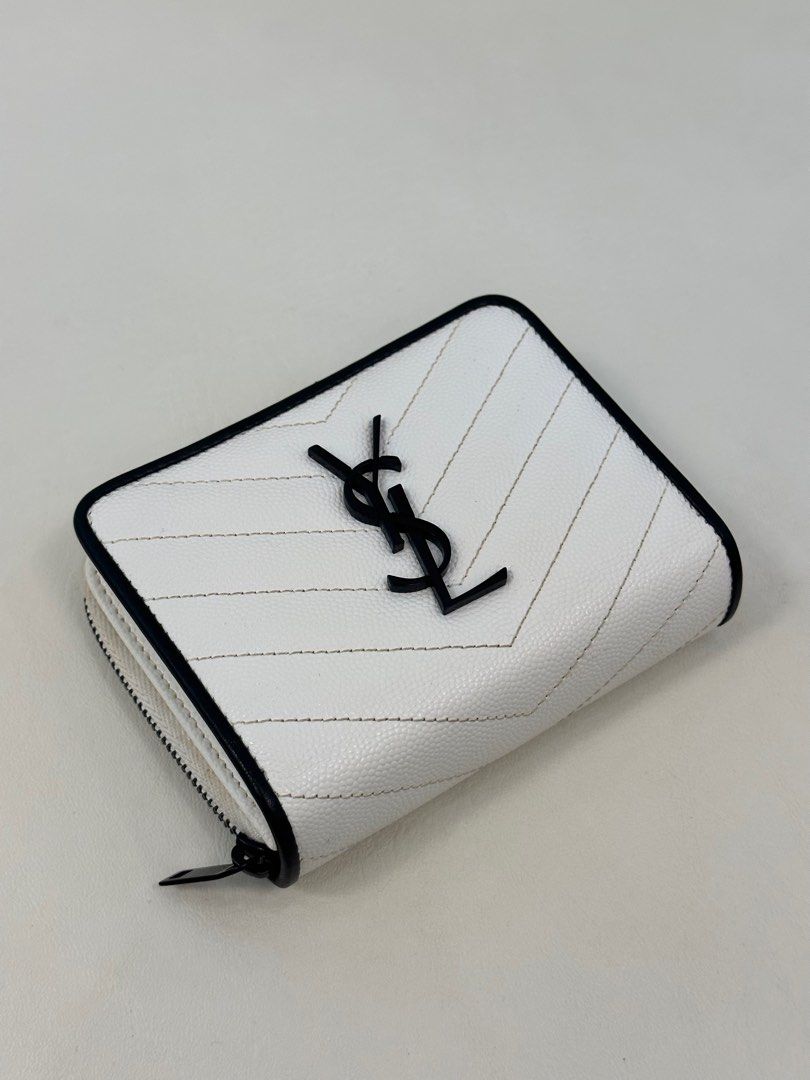 YSL Bifold Wallet (Category: Luxury Bags & Wallets) located in Imus. Submitted by purgingmycloset888 (Listing ID 1317597087, Image 1). Description: 🎀SLIGHTLY NEGOTIABLE ❌NO LOW BALLERS OR TOO MUCH TAWAD PLS 😅😂 With Dustbag.