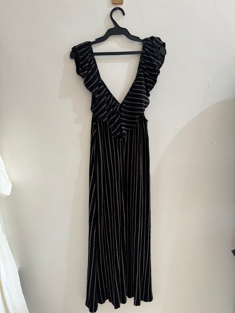 Zara Dress (Category: Dresses) located in Roxas City. Submitted by s.declutters (Listing ID 1317557228, Image 1). Description: .