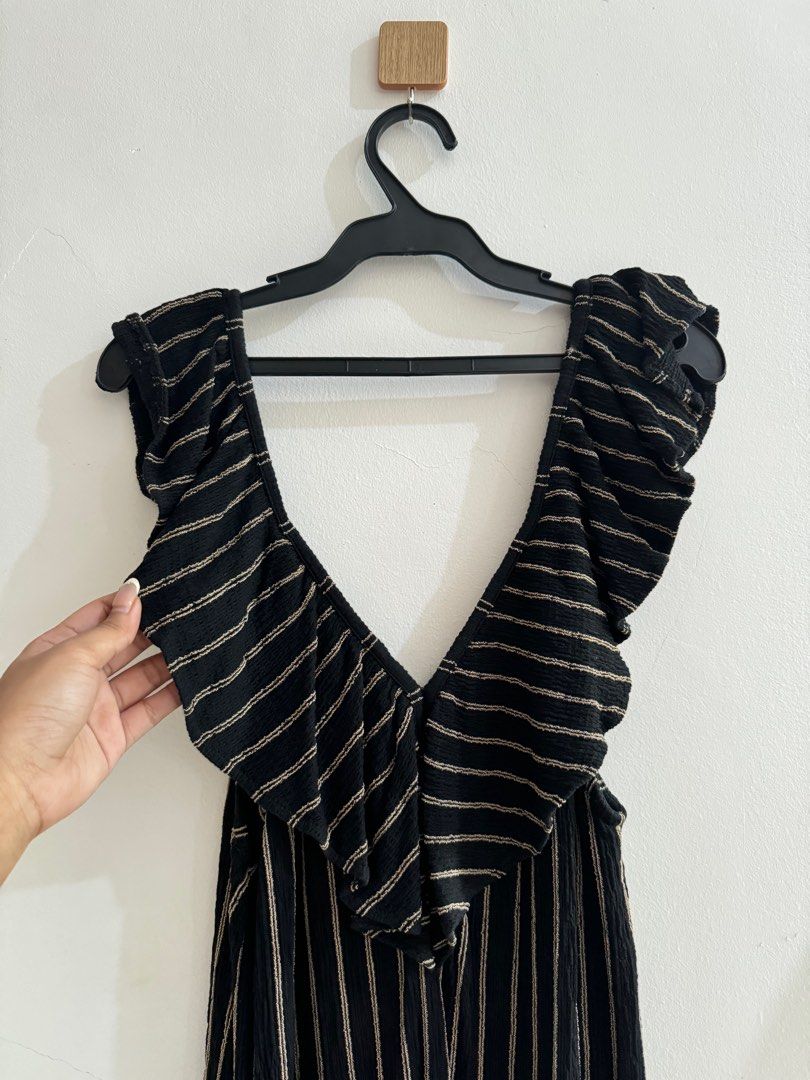 Zara Dress (Category: Dresses) located in Roxas City. Submitted by s.declutters (Listing ID 1317557228, Image 2). Description: .