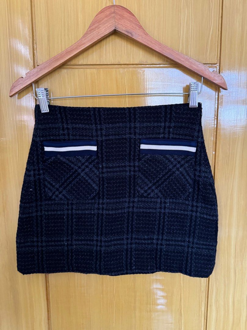 Zara Plaid Skirt (Category: Skirts) located in Manila. Submitted by arnssss (Listing ID 1317636834, Image 1). Description: Used only once .