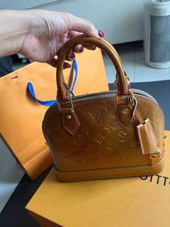 (Category: ) located in . Submitted by onlineshopwithri (Listing ID 1319231623, Image 1). Description: .
