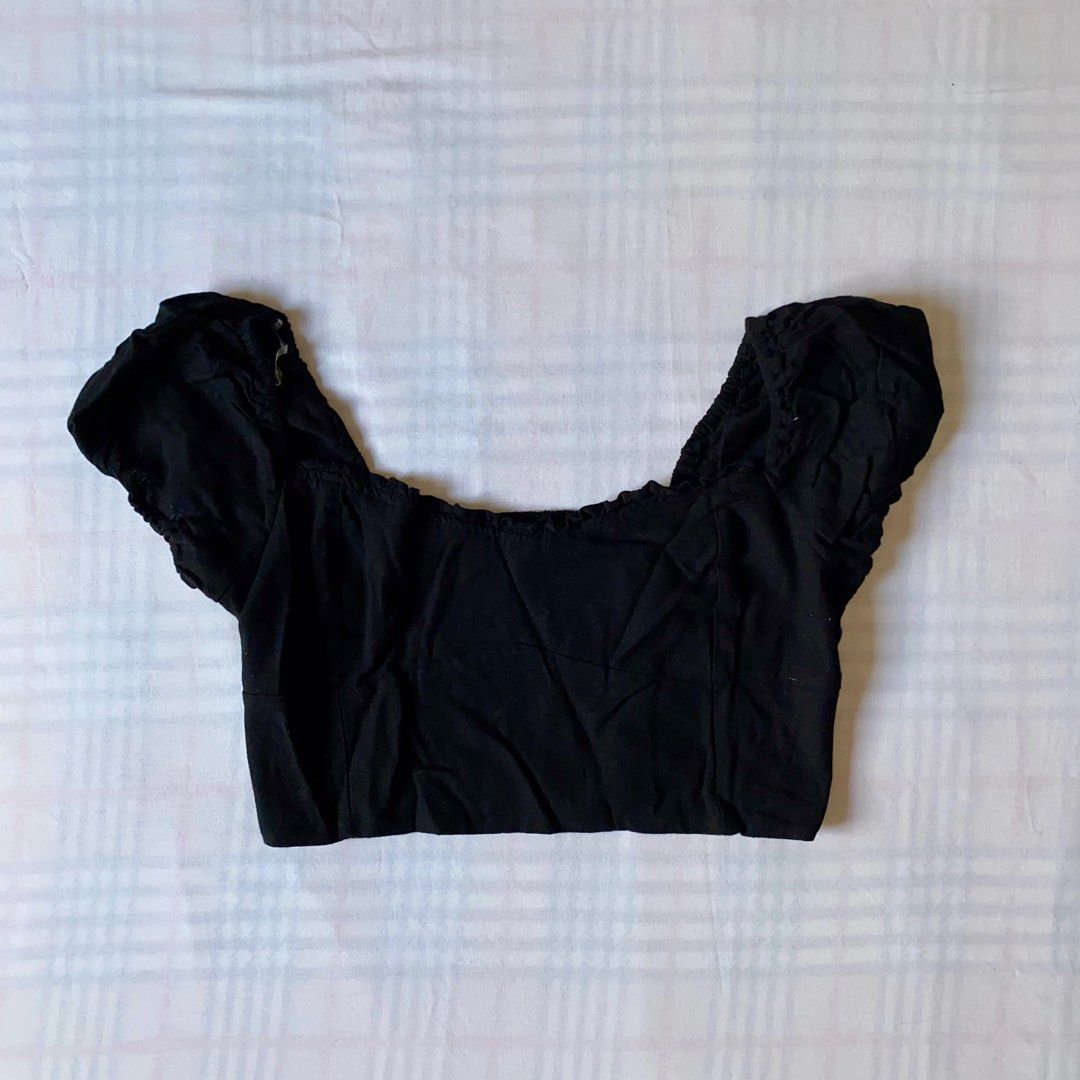 ardene puff sleeves top (Category: Blouses) located in Baguio. Submitted by basicthriftbaguio (Listing ID 1319264834, Image 1). Description: fits M-L no flaws, not faded ₱180.