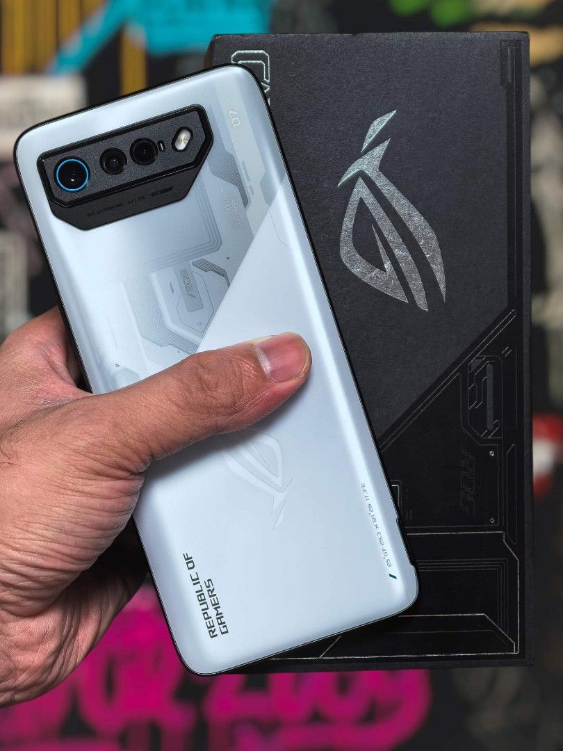 Asus Rog Phone 7 (Category: Asus) located in Manila. Submitted by yaj09 (Listing ID 1319319932, Image 1). Description: For Sale Or Swap Asus Rog Phone 7 12/256 Complete Package 32k Selling Price 33k Swapping.