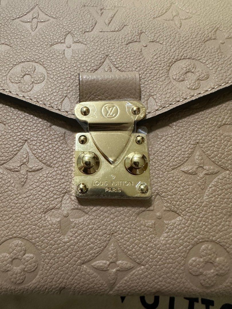 BN Louis Vuitton Metis Pochette Monogram Empreinte Papyrus Beige