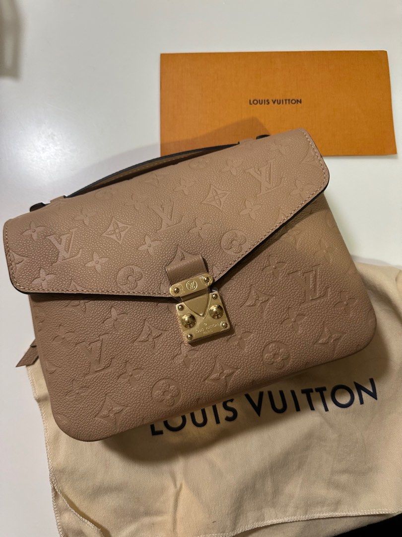 BN Louis Vuitton Metis Pochette Monogram Empreinte Papyrus Beige