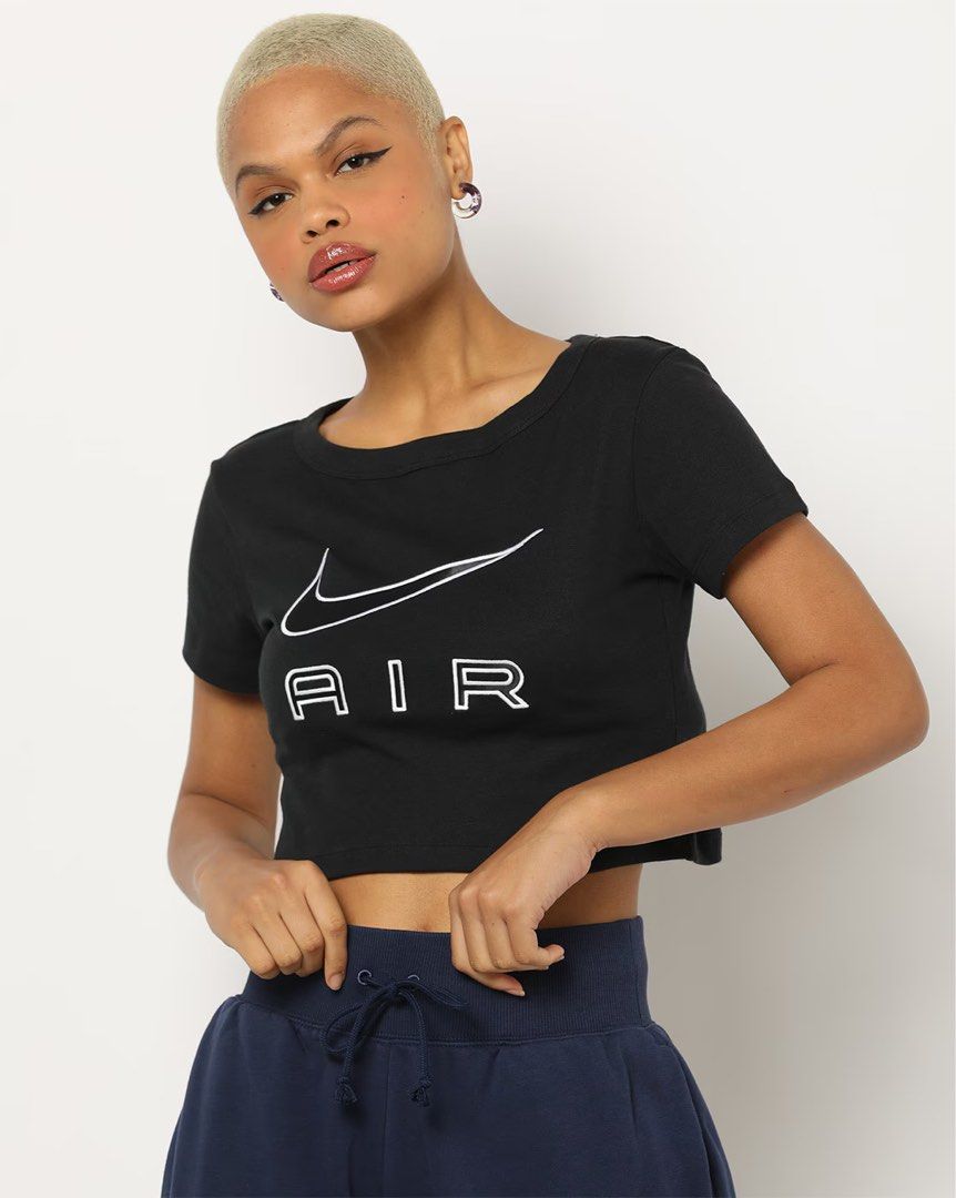 Nike embroidered t shirt clearance