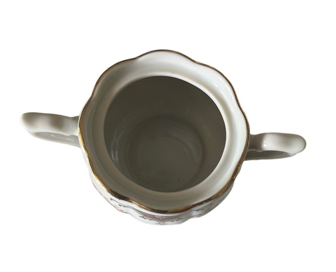 🌼Ceramic sugar container🌼 (Category: Coffee & Tea Tableware) located in Silay City. Submitted by royal_salisbury.0215 (Listing ID 1319278492, Image 3). Description: 🌼🌺 very cute England ceramic sugar container. Missing spoon po eto. 🌼🌺 Please message us for inquiries. .