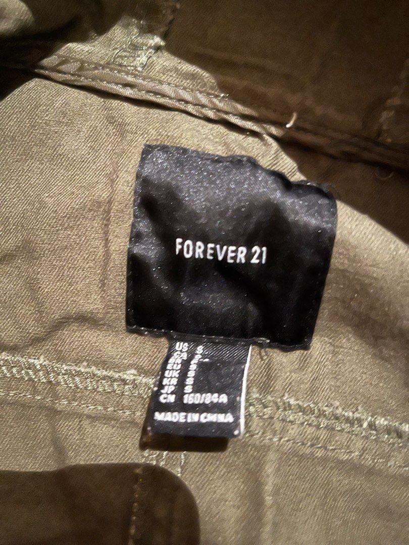Forever 21 Jacket (Category: Coats, Jackets and Outerwear) located in Quezon City. Submitted by sofiaaltheasuarez (Listing ID 1319301065, Image 3). Description: .