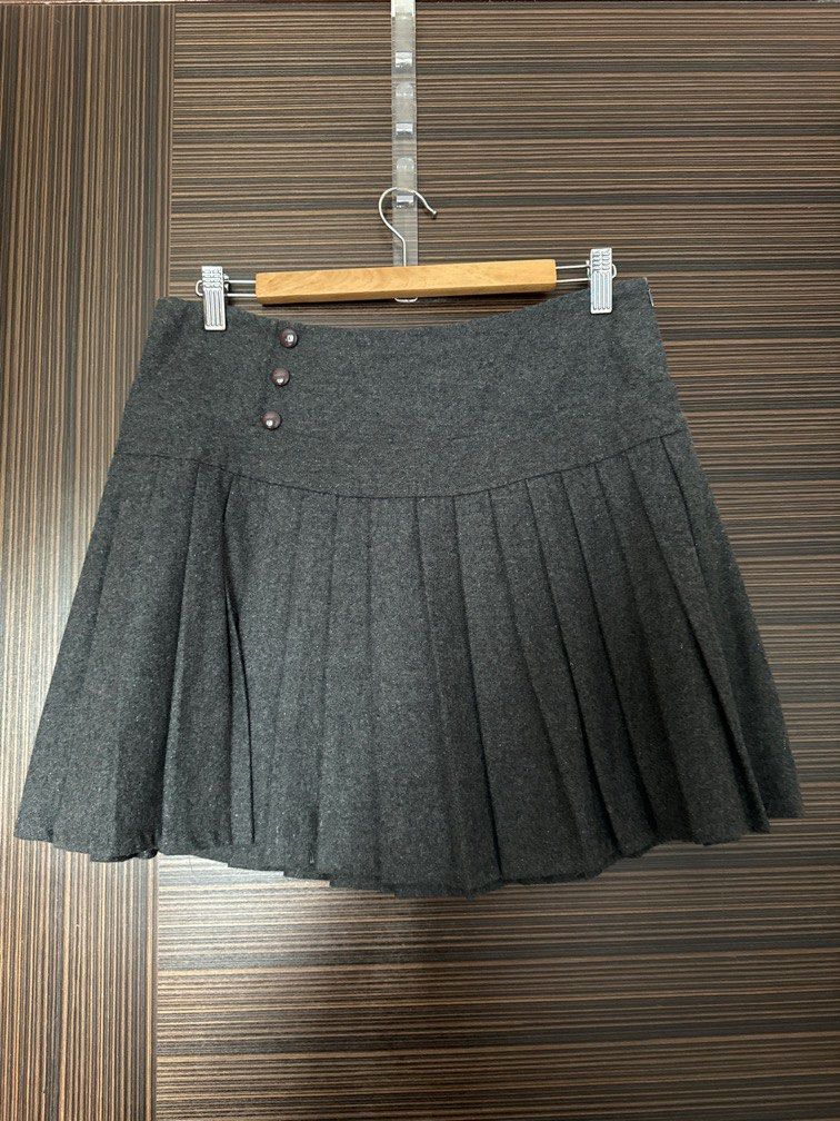Grey skirt skater top
