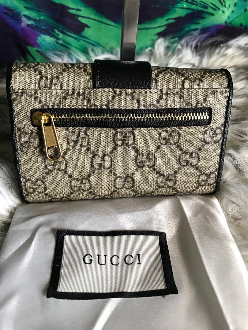 Gucci Medium trifold wallet (Category: Luxury Bags & Wallets) located in Santa Rosa. Submitted by rina.rina3 (Listing ID 1319175996, Image 2). Description: Gucci medium trifold wallet Sourced from Japan 🇯🇵 Very pretty and lightweight in person Comes with original dust bag With 2 compartment for bills, 8 card slots, 1 slot for picture or ID, another 2 open slots for multiple cards, receipts and/or paper bills too With zippered coins compartment 