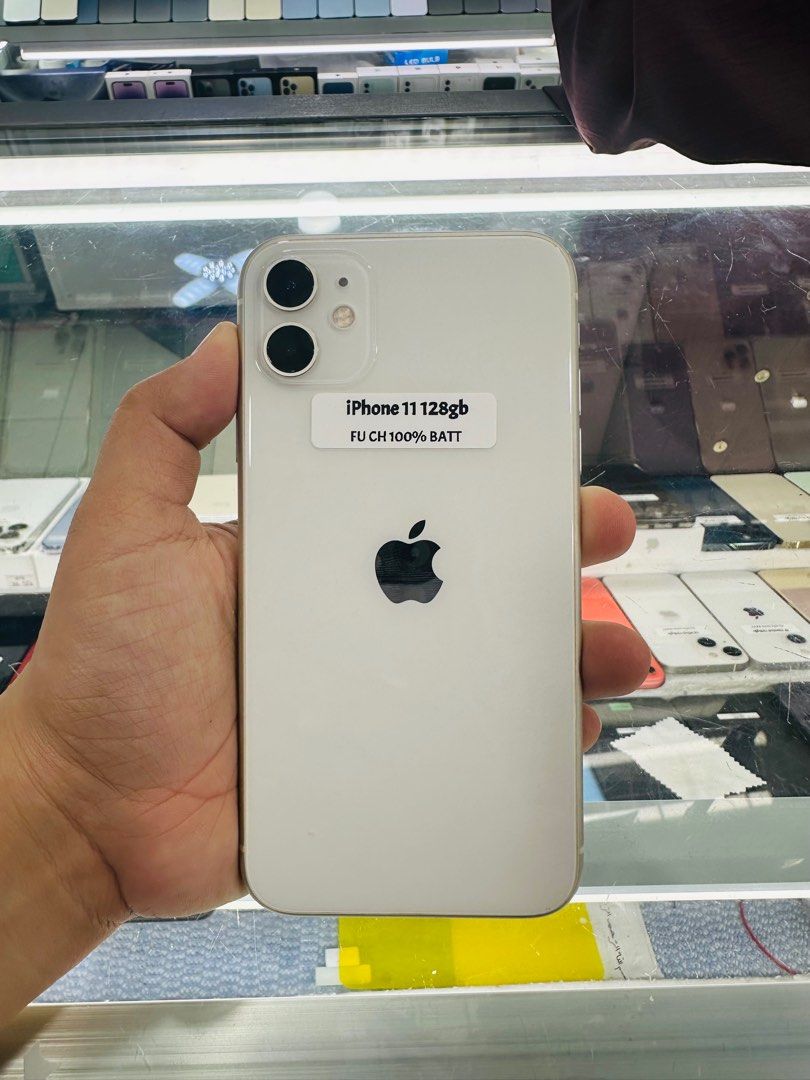 Iphone 11 128gb Dualsim FU 100% batt (Category: iPhone 11 Series) located in San Juan City. Submitted by javedsgadgetshop (Listing ID 1319264965, Image 1). Description: OPEN FOR INSTALLMENT VIA CREDIT CARD/GGIVES/SPAY/BILLEASE & SWAP/TRADE-IN! WE BUY AND SELL ( ANYKINDS OF UNIT BINIBILI PO NAMIN)! PTPA : Padelete po f bawal Quick Specs : Iphone 11 (Dualsim) •128gb •CH Variant •100% batt health •Factory Unlock •95% Smoothness •No hidden issue | No