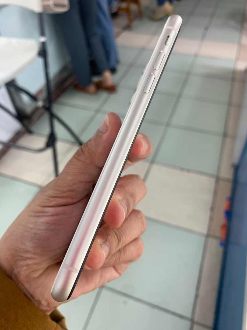 iPhone 11 (256gb) Replace LCD & Battery (Category: iPhone 11 Series) located in Manila. Submitted by arzillah (Listing ID 1319283609, Image 2). Description: iPhone 11 256gb Factory unlock Honest issue: Replace LCD and Battery Truetone Face i.d Still working Still in good condition Open for COD/COP + SF Manila area (sameday delivery) Province area (via LBC) required DP to avoid cancellations Physical store: Greenhills Shopping Center, 2ndfloor, st