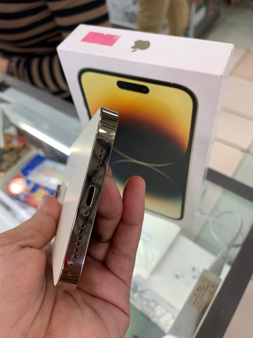 iPhone 14 Pro max (512gb) (Category: iPhone 14 Series) located in Manila. Submitted by arzillah (Listing ID 1319288030, Image 3). Description: iPhone 14 Pro max 512gb Factory unlock Ntc approve 95% bh Complete package Slightly use No scratches No dents No issue All working Open for COD/COP + SF Manila area (sameday delivery) Province area (via LBC) required DP to avoid cancellations Physical store: Greenhills Shopping Center, 2ndfloor, stall#: Ai