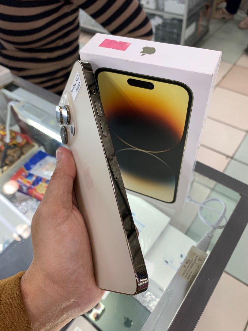 iPhone 14 Pro max (512gb) (Category: iPhone 14 Series) located in Manila. Submitted by arzillah (Listing ID 1319288030, Image 2). Description: iPhone 14 Pro max 512gb Factory unlock Ntc approve 95% bh Complete package Slightly use No scratches No dents No issue All working Open for COD/COP + SF Manila area (sameday delivery) Province area (via LBC) required DP to avoid cancellations Physical store: Greenhills Shopping Center, 2ndfloor, stall#: Ai