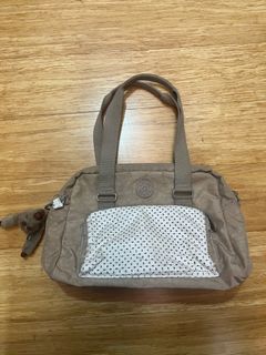 (Category: ) located in . Submitted by hazpreloved (Listing ID 1319192444, Image 1). Description: .
