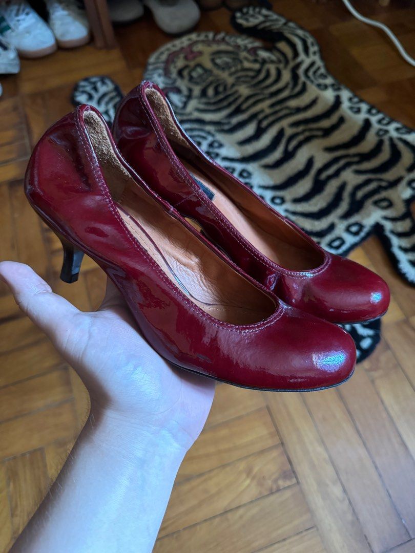 Wine kitten heels 2025