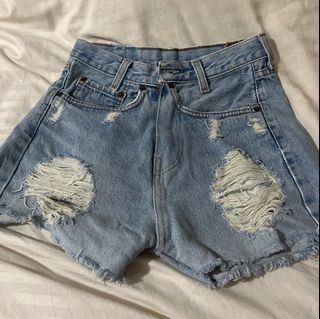 (Category: ) located in . Submitted by ktkllll (Listing ID 1319297110, Image 1). Description: .