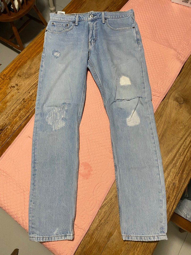 LEVI’S Ripped Jeans Men’s (Category: Jeans) located in Cavite. Submitted by astjo (Listing ID 1319302151, Image 1). Description: Original Men’s Levi’s Jeans Size 32 In very good condition GCASH Bacoor Cavite.