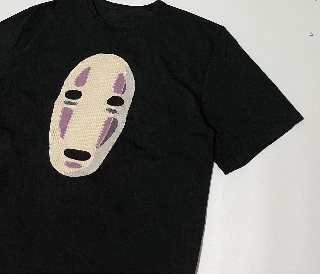 LOEWE X SPIRITED AWAY (Category: Activewear) located in Zamboanga. Submitted by laffthrift_23 (Listing ID 1319308120, Image 2). Description: EXCELLENT CONDITION COLOR RATE 10/10 DIMES 23*27 CUT NECK TAG.
