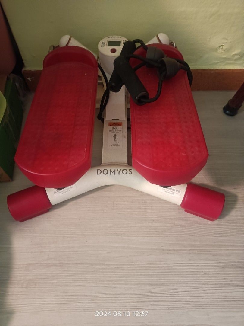 Mini Stepper (Category: Cardio & Fitness Machines) located in Singapore. Submitted by crazygalll (Listing ID 1319183466, Image 2). Description: Mini Stepper purchased from Decathlon. Used 2-3x and is becoming a white elephant. fixed price, non nego. self collection. can arrange at your own cost, lalamove after confirming purchase and pick up schedule..