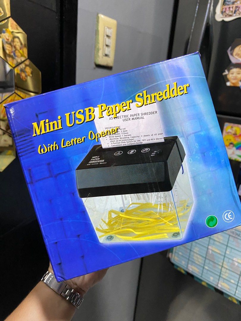 Mini USB paper shredder (Category: Office & Business Technology) located in Manila. Submitted by hsanreii (Listing ID 1319192080, Image 2). Description: Size A6 .