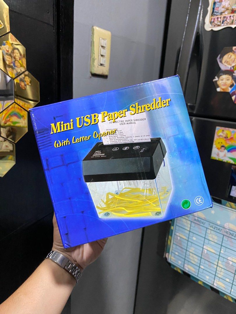Mini USB paper shredder (Category: Office & Business Technology) located in Manila. Submitted by hsanreii (Listing ID 1319192080, Image 1). Description: Size A6 .