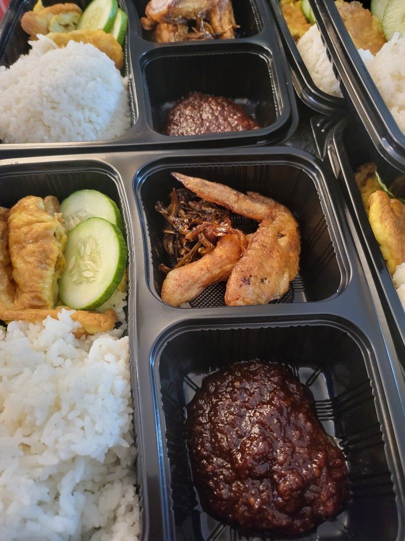 Nasi Lemak Kukus (Category: Local Eats) located in Singapore. Submitted by rarefox.303cf8 (Listing ID 1319246036, Image 1). Description: min 20 packs delivery $20.