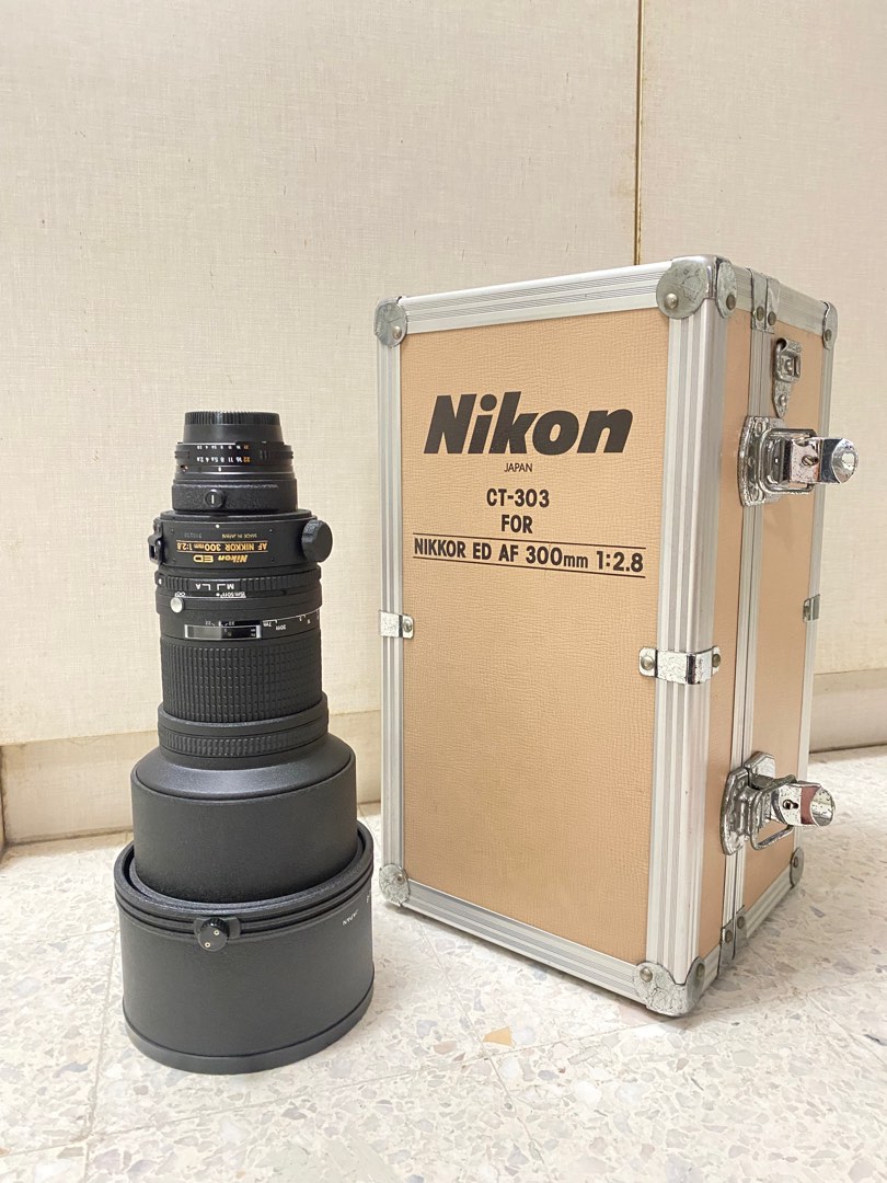 Nikon ED AF NIKKOR 300mm F2.8 CT-303 鍵付き Nikon AF-S NIKKOR 300mm f/2.8G ED VR II | Buy from Nikon