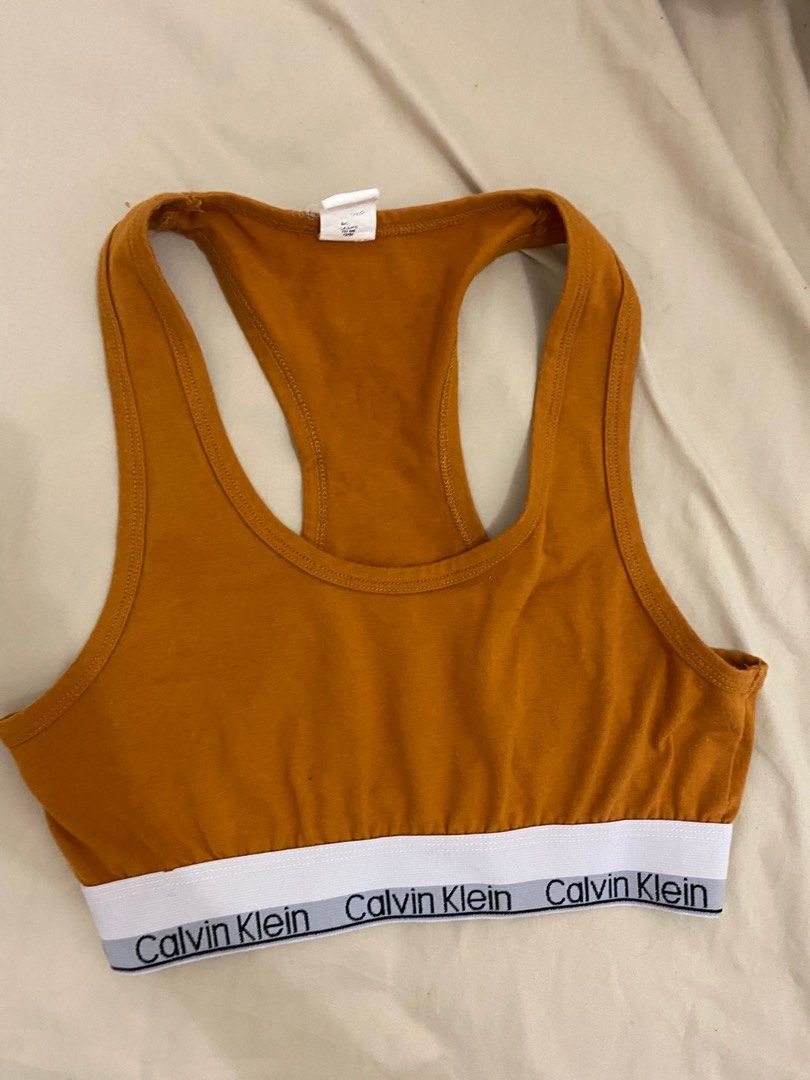 One set bra calvin klein mustard Fesyen Wanita Pakaian Wanita Lainnya di Carousell