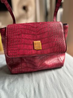 (Category: ) located in . Submitted by solelypreloved (Listing ID 1312233733, Image 1). Description: .