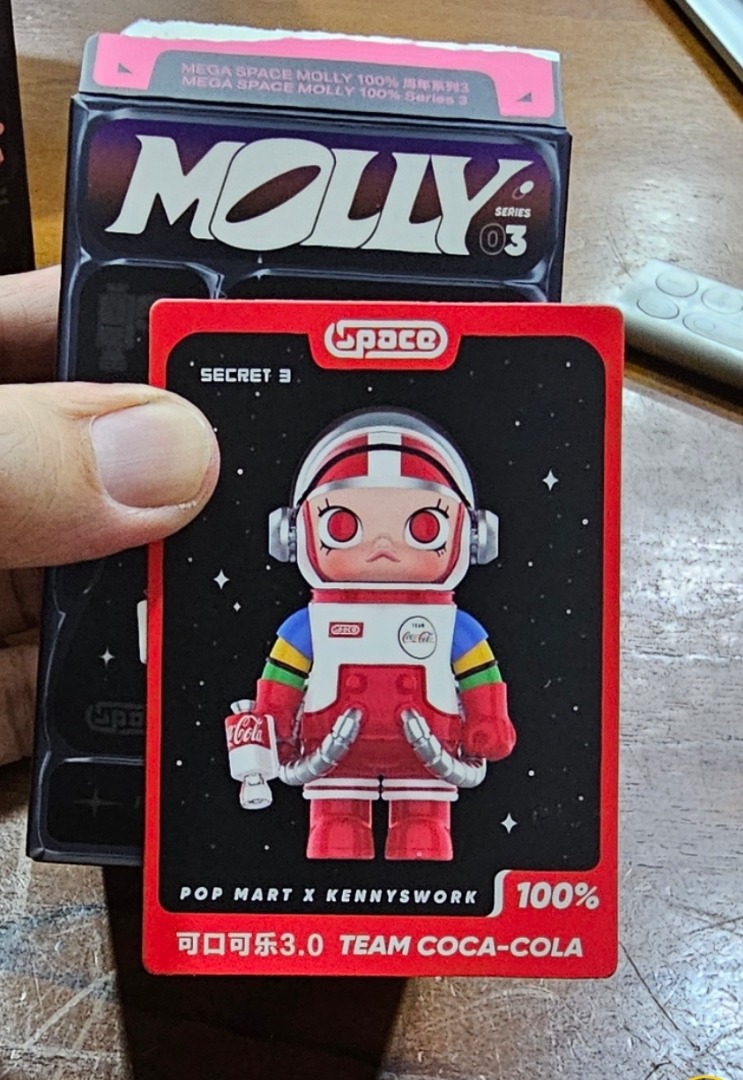 Popmart Space Molly Series 3, Team Coca-Cola, 100% (Secret
