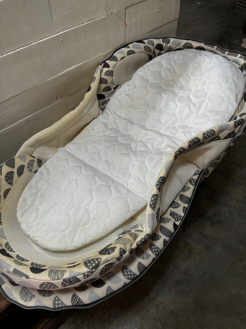 Portable Baby Bassinet (Category: Other Babies Going Out Needs) located in Cavite. Submitted by kleaningoutmykloset (Listing ID 1319166251, Image 1). Description: Hello! Selling our portable baby bassinet. Very useful for outgoing family. Pwedeng maging changing pad/area for places na walang changing tables. Price is negotiable RFS: Big na ang babies, di na kasya.😄.