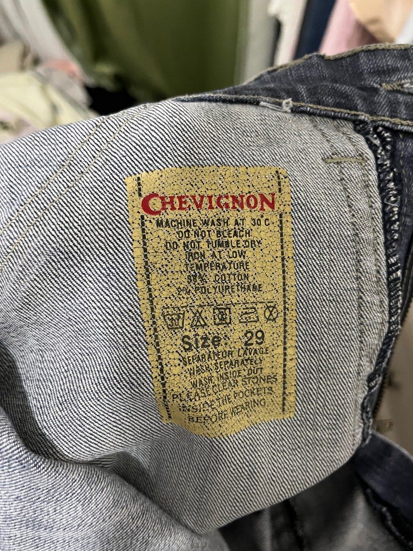PRELOVED High waist Jeans (Category: Jeans) located in Pasig City. Submitted by amziyu (Listing ID 1319288895, Image 3). Description: size 29 on tag ! Can fit 25-27 high waist. 40 length for ref: 5’6 seller rfs : decluttering .