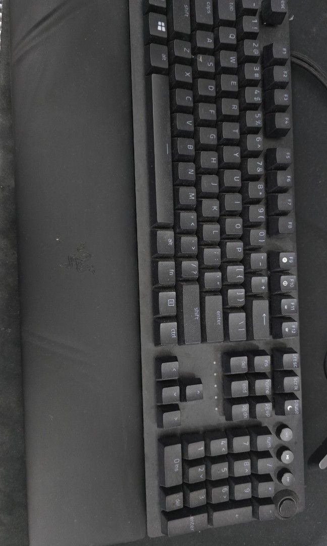 Razer Huntsman V2 Analog (Category: Computer Keyboard) located in Manila. Submitted by josephsonnn (Listing ID 1319170780, Image 2). Description: Razer Huntsman V2 Analog Slightly Used Bought last May 2023 Mostly used once-twice a week for gaming. No issues. RFS: I prefer console gaming..