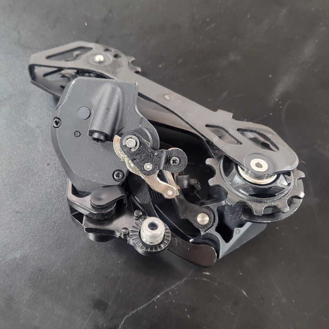 Shimano 105 Xt Di2 Rear Derailleur With Road Shifters Shimano 105