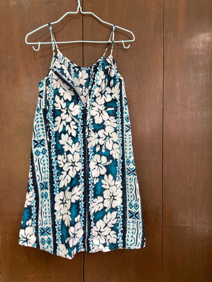 Summer Dress (Category: Dresses) located in Dumaguete. Submitted by hellograbs (Listing ID 1319207373, Image 3). Description: I wore it backwards cause it looks prettier with the slit on the neckline. You can tie it different ways. This dress screams summer , very presko and light. .