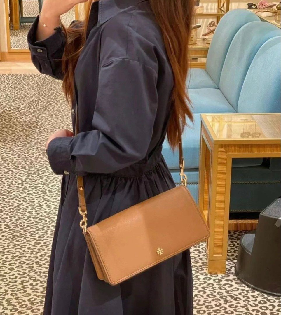 Tory Burch Emerson Shoulder Crossbody Bag Women s Fashion Bags Wallets Cross body Bags on Carousell