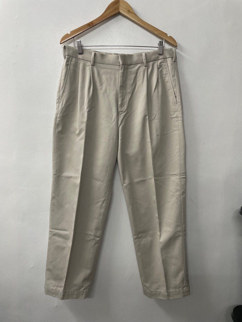 Uniqlo Mens Beige Pants (Category: Trousers) located in Makati City. Submitted by 4dscloset (Listing ID 1319200235, Image 1). Description: Waist 34” Length38”.
