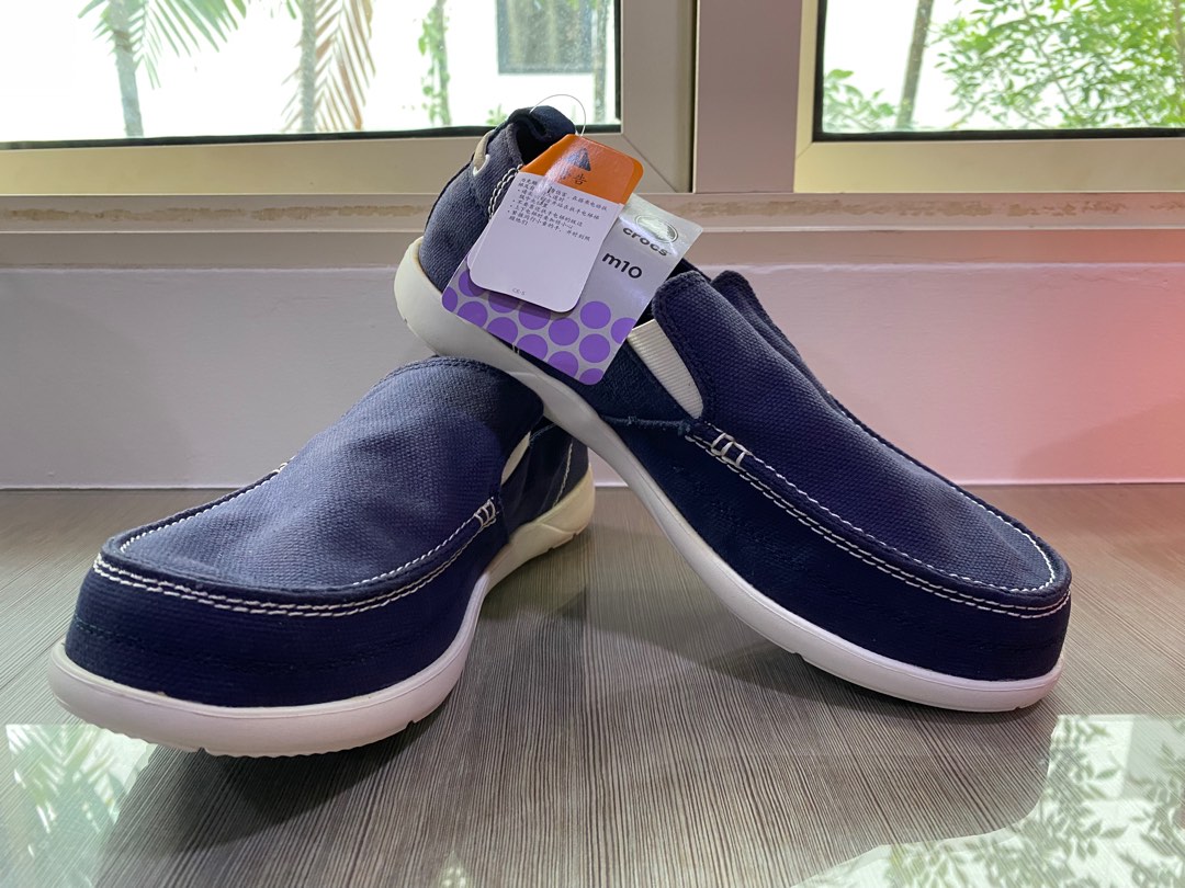 US Size 10 Crocs Walu Men s Loafers Men s Fashion Footwear Casual shoes on Carousell