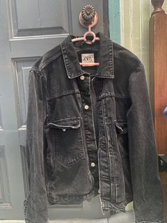 (Category: ) located in . Submitted by hrstoreeee (Listing ID 1319238065, Image 1). Description: .