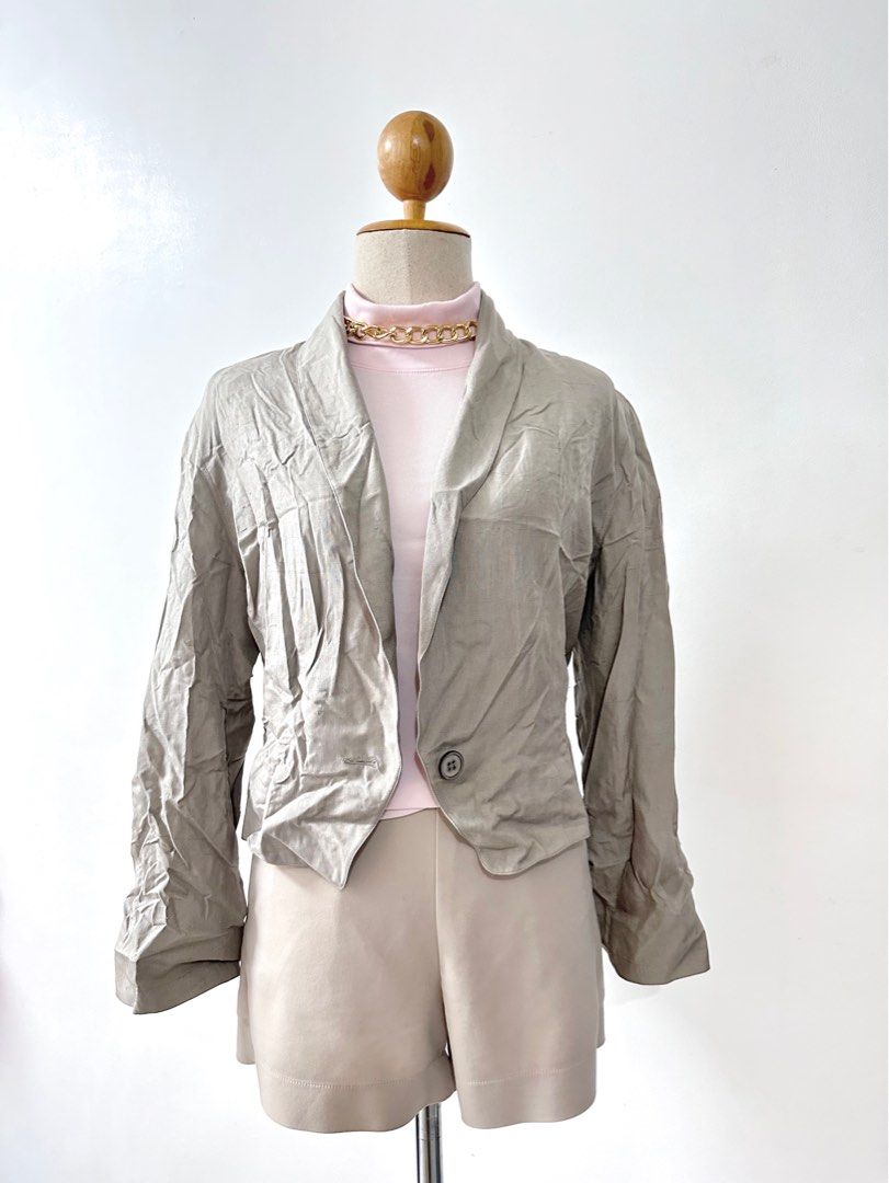 Anne Klein Blazer (Category: Coats, Jackets and Outerwear) located in Quezon City. Submitted by erte_ph (Listing ID 1319407058, Image 2). Description: — no flaws, just need washing — Blazer/coat is measured laid flat using medida/tape measure — Actual color may vary due to lighting — Please manage your expectations, these are all pre-loved — No bogus buyer and joy reserver.