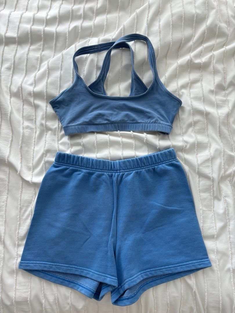 Aritzia matching blue set (Category: Clothes) located in Etobicoke. Submitted by roffeysummer (Listing ID 1319479366, Image 1). Description: Aritzia TNA fleece matching set In great condition, really cute for the summer or at home Size - small .