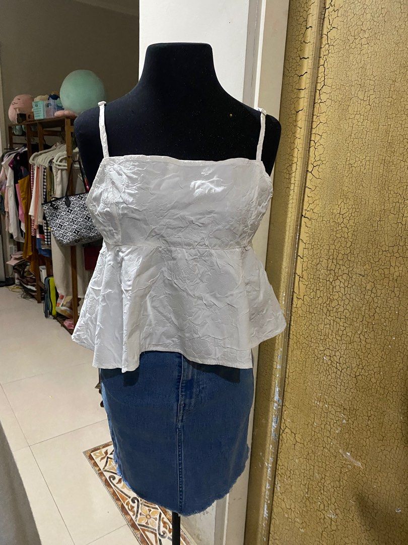 Backless Cami Top (Category: Sleeveless) located in Paranaque City. Submitted by soapsian (Listing ID 1319467062, Image 3). Description: RFS: Decluterring.