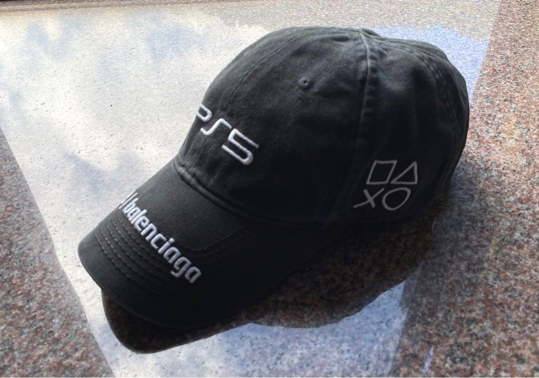 BALENCIAGA - 新品 BALENCIAGA PS5 コラボキャップの通販 by
