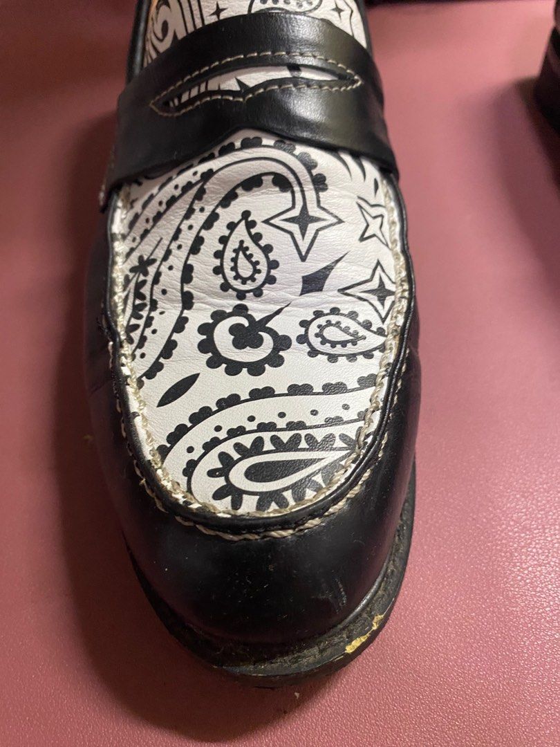 Bandana Loafers (locally made) (Category: Casual Shoes) located in Cainta. Submitted by donnn2010 (Listing ID 1319347589, Image 3). Description: Size 9 SRP was ₱6.5k 100% wearable and presentable just usual signs of wear Will provide replacement box.