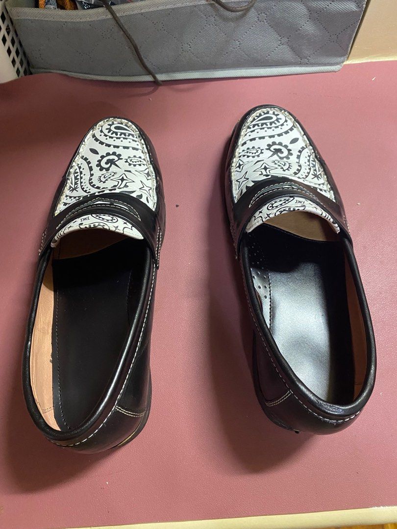 Bandana Loafers (locally made) (Category: Casual Shoes) located in Cainta. Submitted by donnn2010 (Listing ID 1319347589, Image 2). Description: Size 9 SRP was ₱6.5k 100% wearable and presentable just usual signs of wear Will provide replacement box.