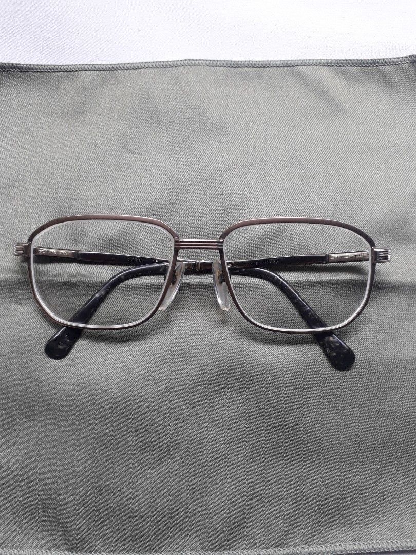 Burberry 287S Titanium Eyeglass Frame (Category: Sunglasses & Eyewear) located in Lingayen. Submitted by japan_thrifts (Listing ID 1319382122, Image 1). Description: Vintage Eyeglass frame made from titanium very durable and lightweight From Japan Graded Lenses and Replaceable Well maintained and in good condition Open for delivery.
