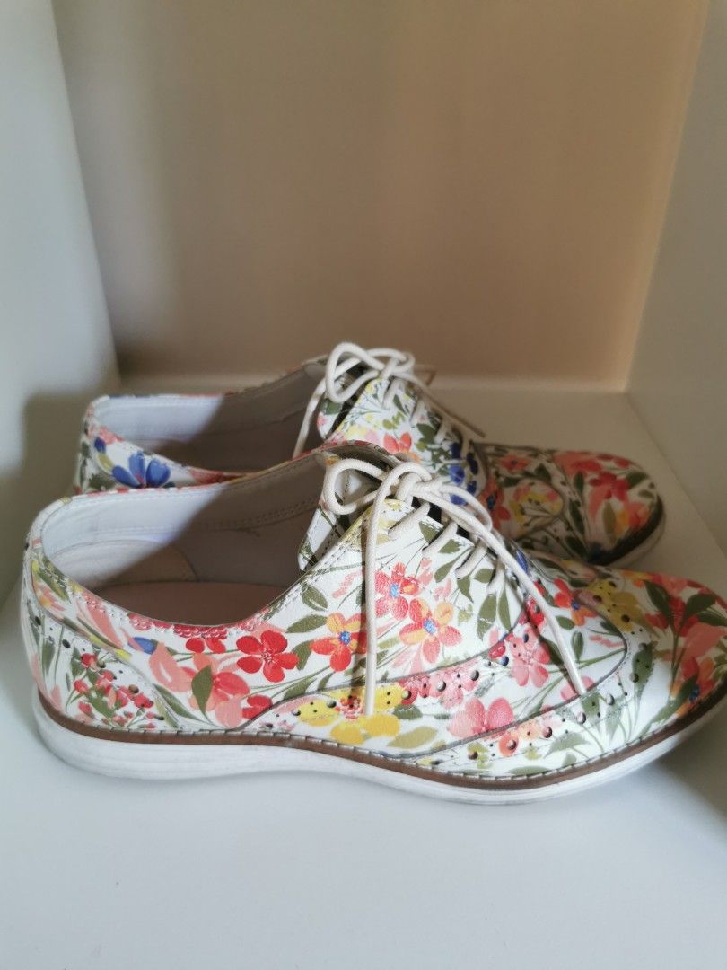 Cole Haan Original Grand Wingtip Oxford Floral Print US Size 7.5 Women s Fashion Footwear Sneakers on Carousell