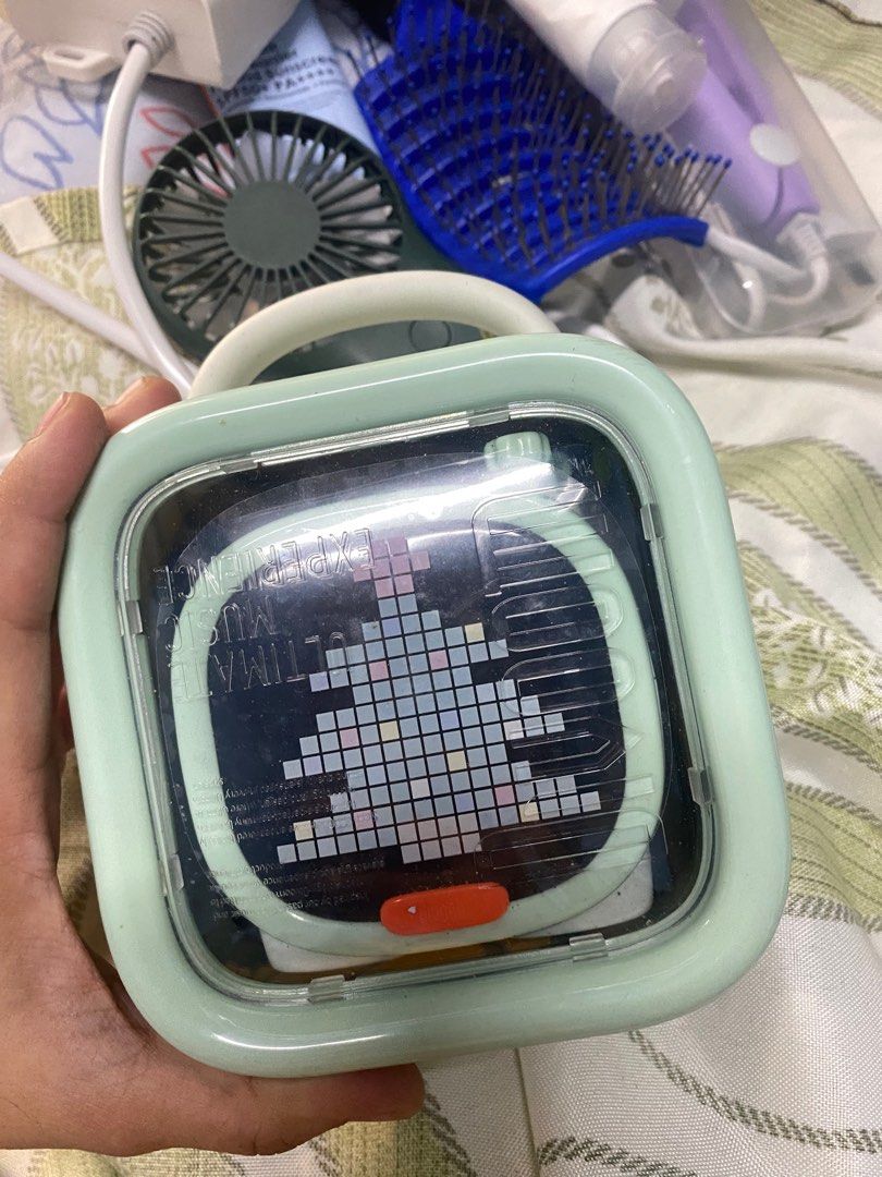 Divoom Timoo Speaker/Clock (Category: Soundbars, Speakers & Amplifiers) located in Quezon City. Submitted by angelncl__ (Listing ID 1319504563, Image 3). Description: slightly used with charger no box can send u vids good condition super nice ng tunog ng speaker .
